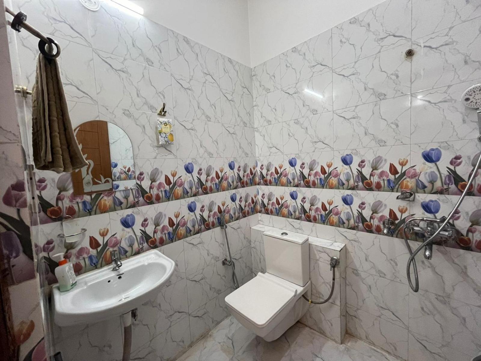 Shreshth Home Stay - Best Family Accommodation - 3Km From Har Ki Pauri, Haridwar, Uttarakhand Extérieur photo