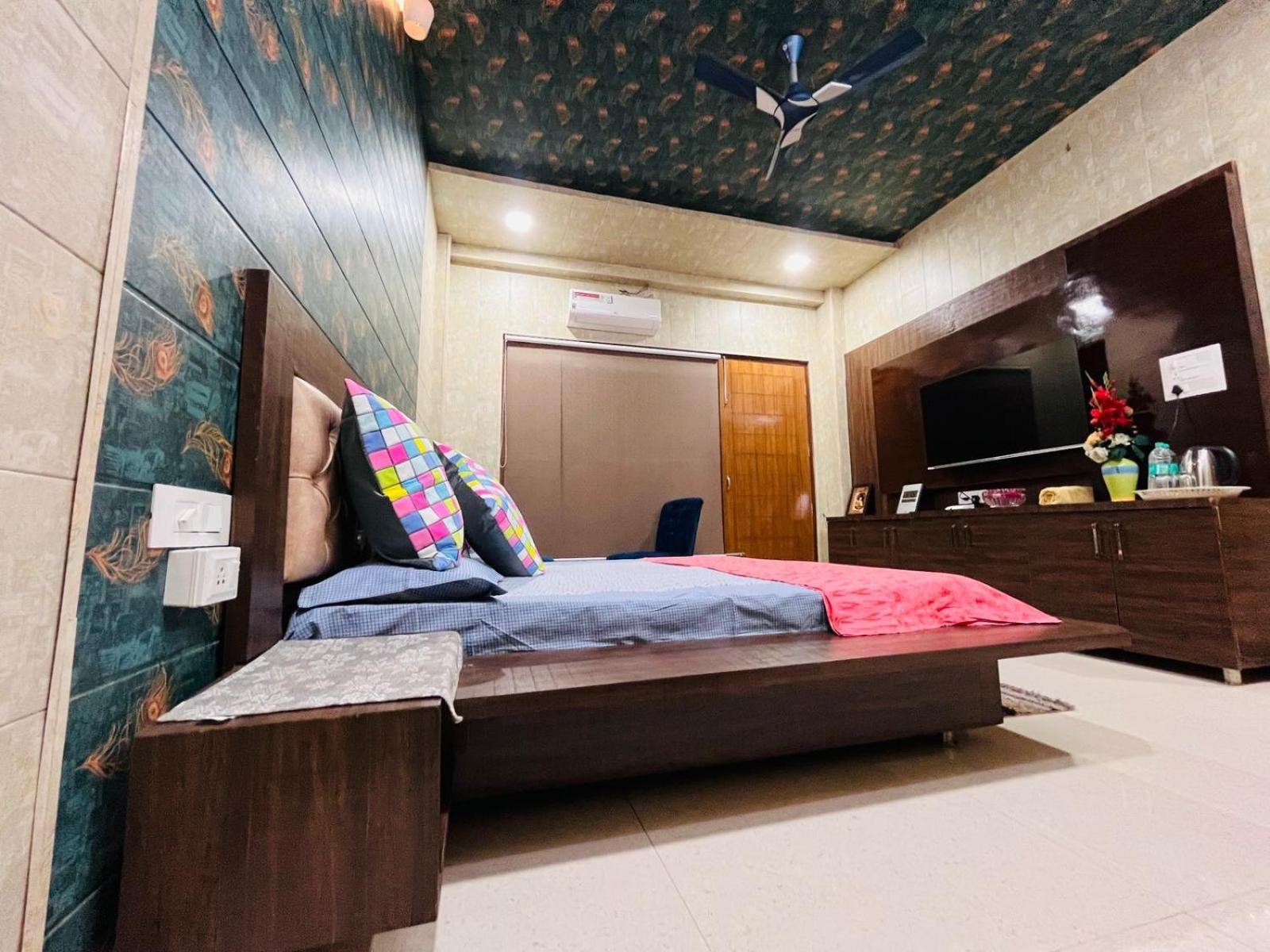 Shreshth Home Stay - Best Family Accommodation - 3Km From Har Ki Pauri, Haridwar, Uttarakhand Extérieur photo