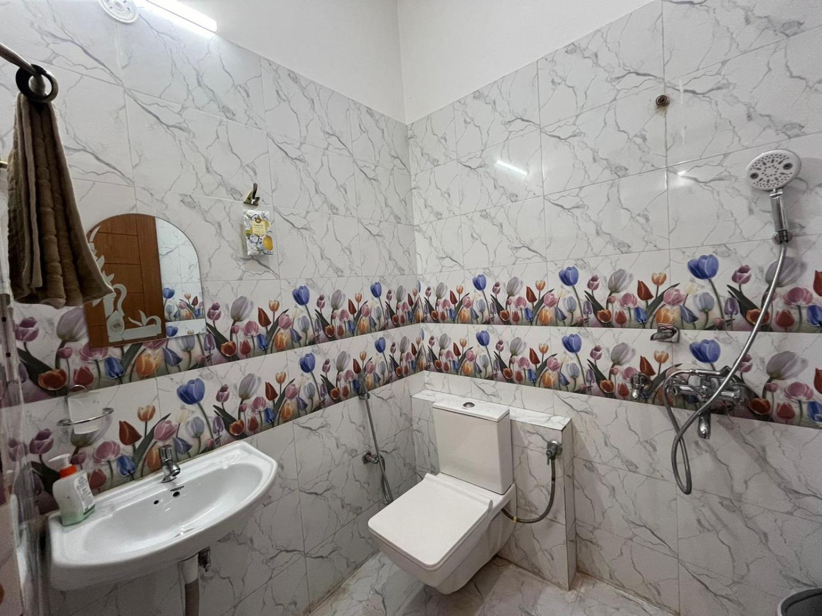 Shreshth Home Stay - Best Family Accommodation - 3Km From Har Ki Pauri, Haridwar, Uttarakhand Extérieur photo